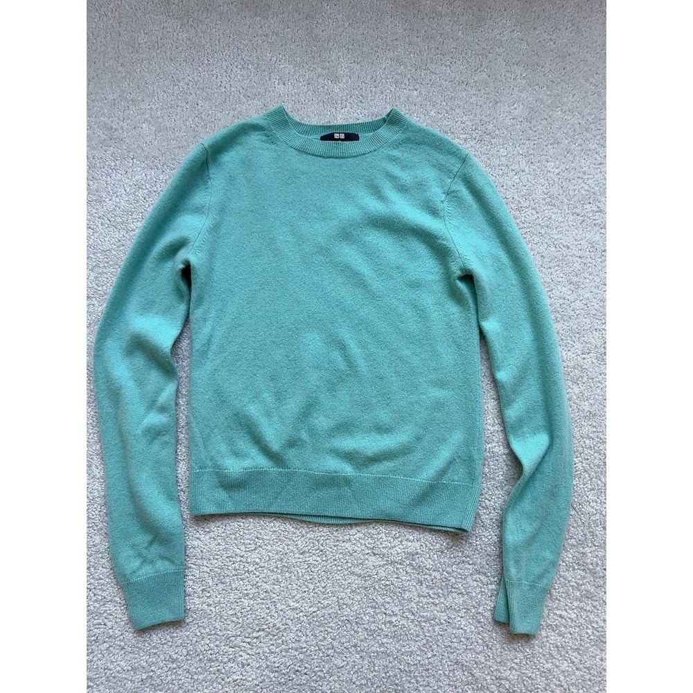 Uniqlo 100% Cashmere Crew Neck Pullover Sweater Size XS Light Green